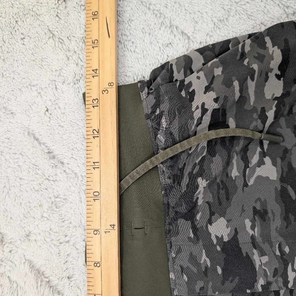 Lululemon Shorts Mens S Green Camo THE Linerless 9” Training Run Taper